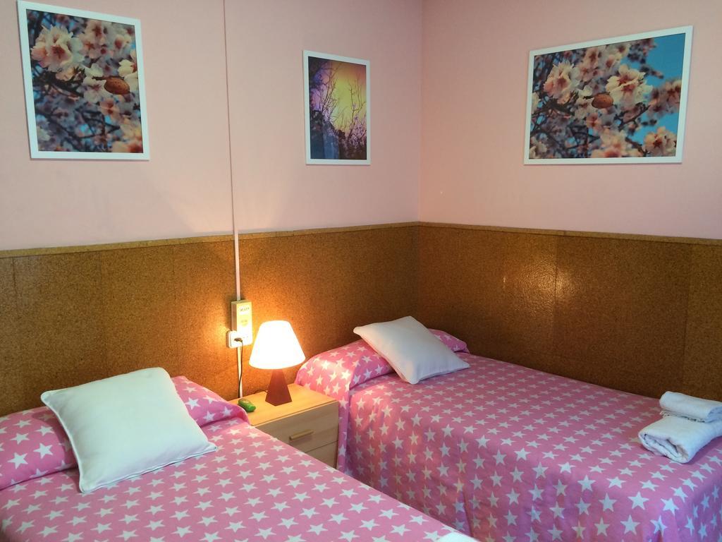 Hostal Valls Barcelona Exteriör bild