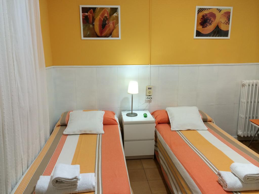Hostal Valls Barcelona Exteriör bild