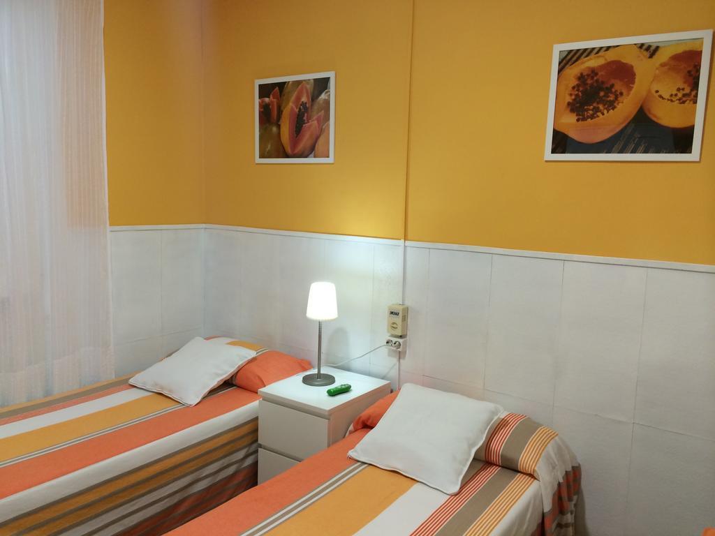 Hostal Valls Barcelona Exteriör bild