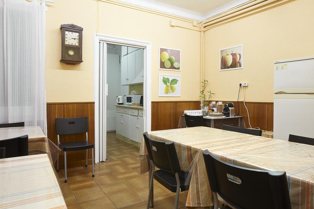 Hostal Valls Barcelona Exteriör bild