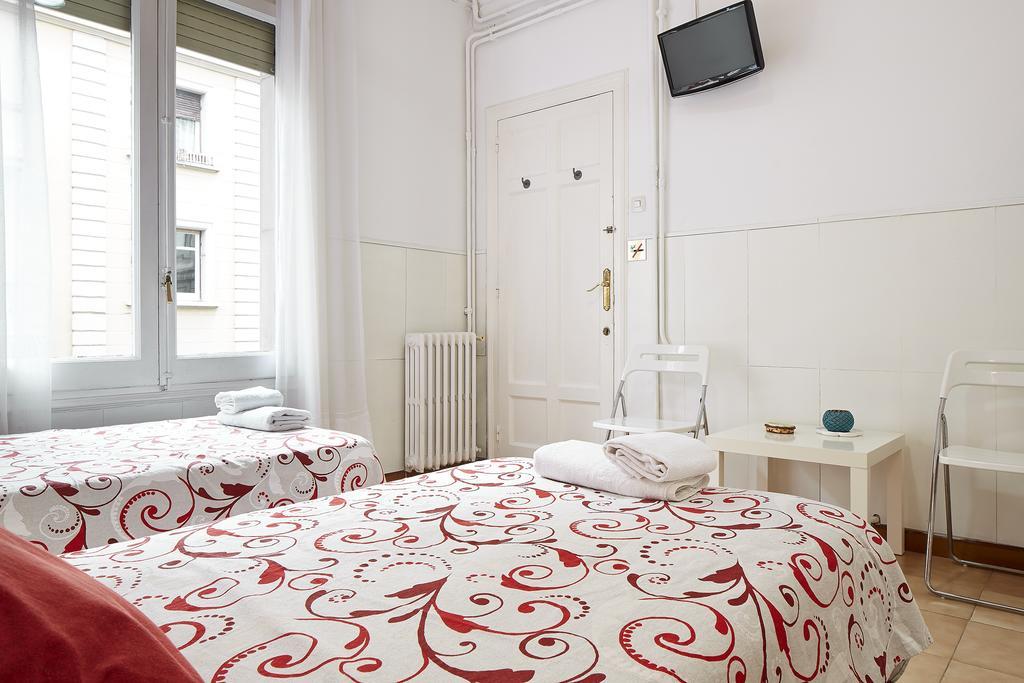 Hostal Valls Barcelona Exteriör bild