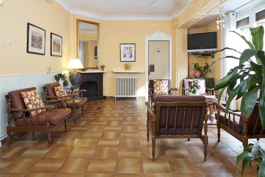 Hostal Valls Barcelona Exteriör bild