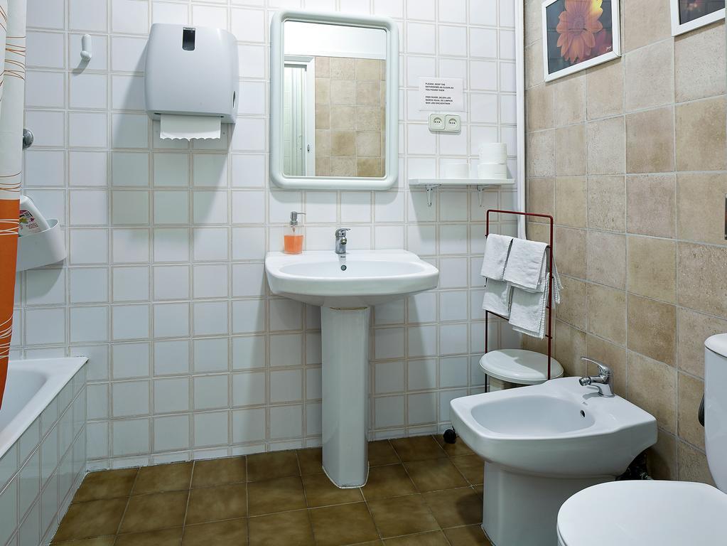 Hostal Valls Barcelona Exteriör bild