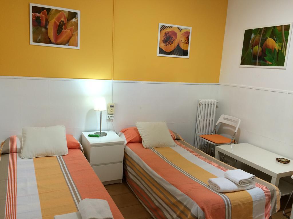 Hostal Valls Barcelona Exteriör bild