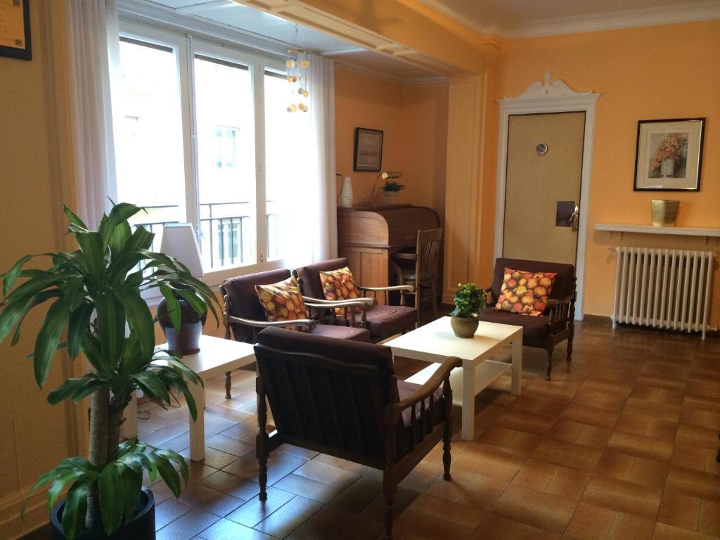 Hostal Valls Barcelona Exteriör bild